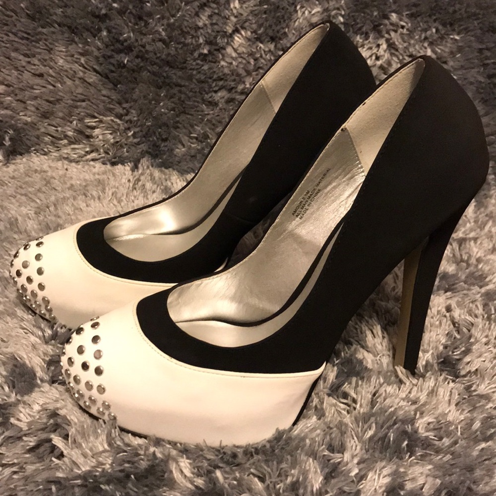 Colorblock platform pump